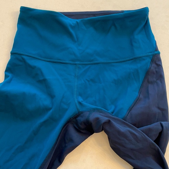 Lululemon legging - Picture 3 of 6